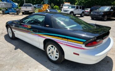 Chevrolet-Camaro-1993-Hatchback-2