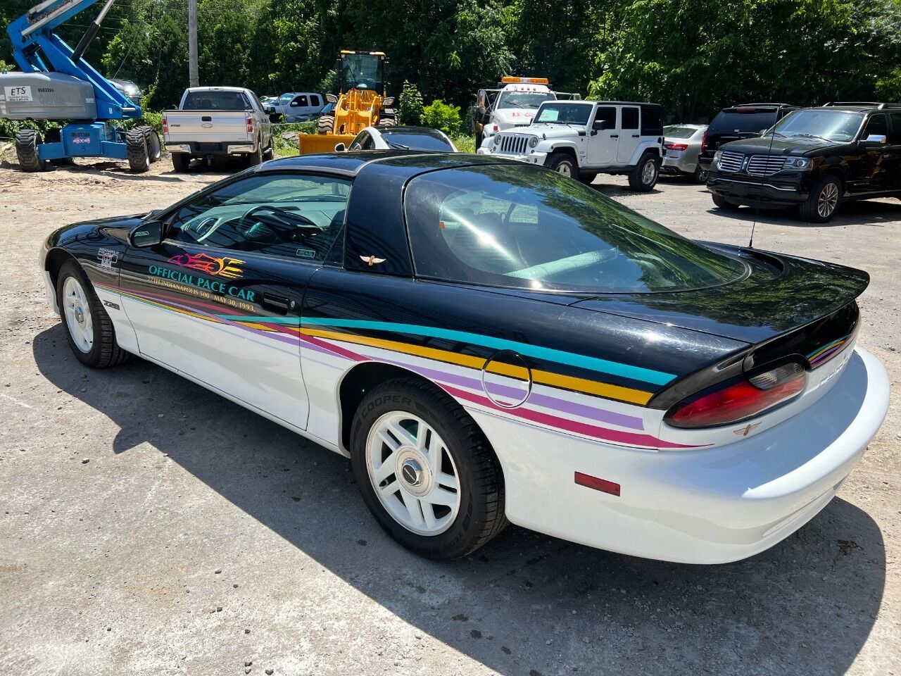 Chevrolet-Camaro-1993-Hatchback-2