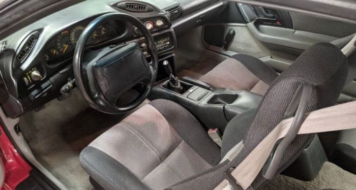 Chevrolet-Camaro-1993-Red-Gray-3