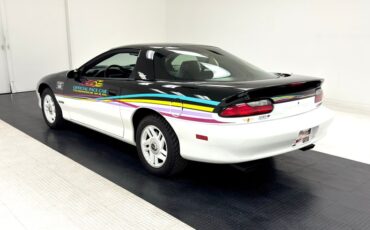 Chevrolet-Camaro-1993-White-and-black-Black-ampamp-White-1