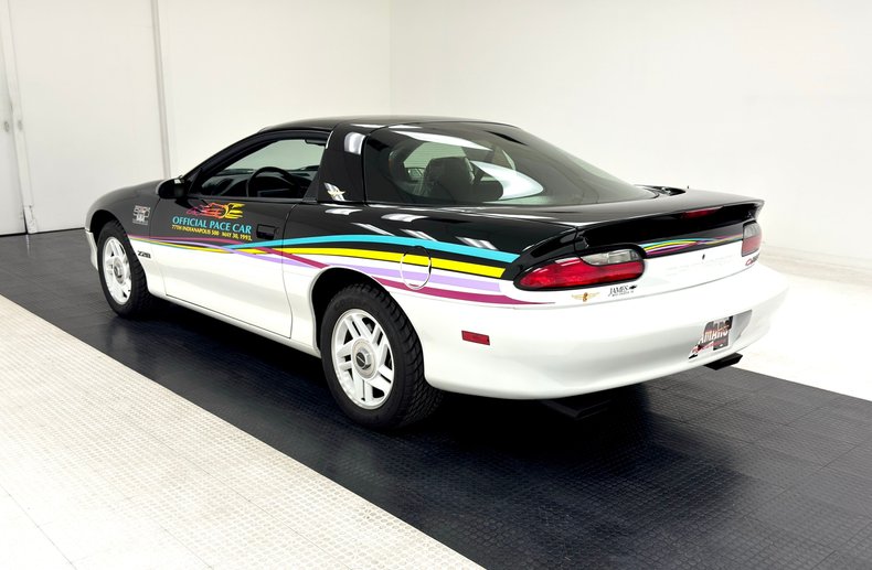 Chevrolet-Camaro-1993-White-and-black-Black-ampamp-White-1