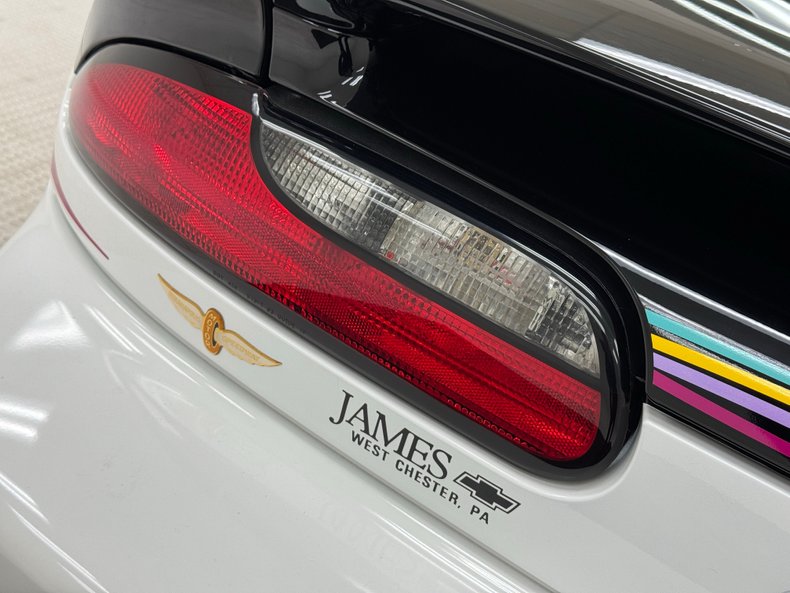 Chevrolet-Camaro-1993-White-and-black-Black-ampamp-White-22