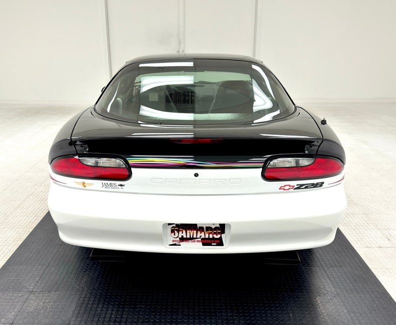 Chevrolet-Camaro-1993-White-and-black-Black-ampamp-White-3