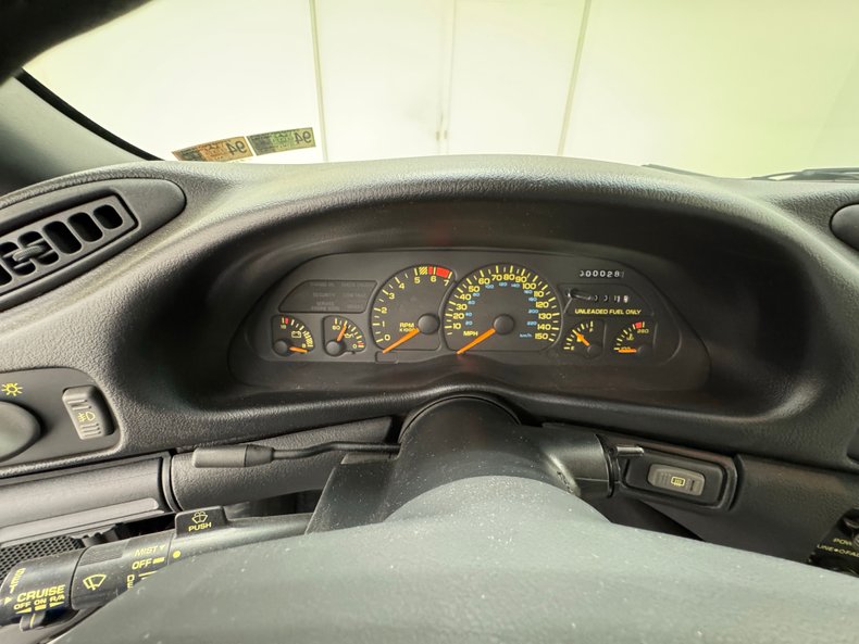 Chevrolet-Camaro-1993-White-and-black-Black-ampamp-White-38