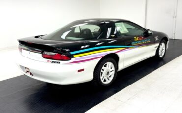 Chevrolet-Camaro-1993-White-and-black-Black-ampamp-White-4