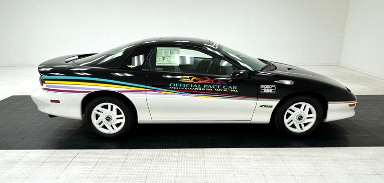 Chevrolet-Camaro-1993-White-and-black-Black-ampamp-White-5