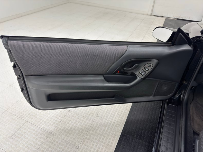 Chevrolet-Camaro-1994-Black-Black-14