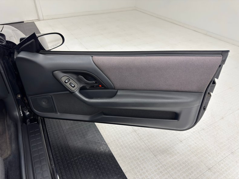 Chevrolet-Camaro-1994-Black-Black-41