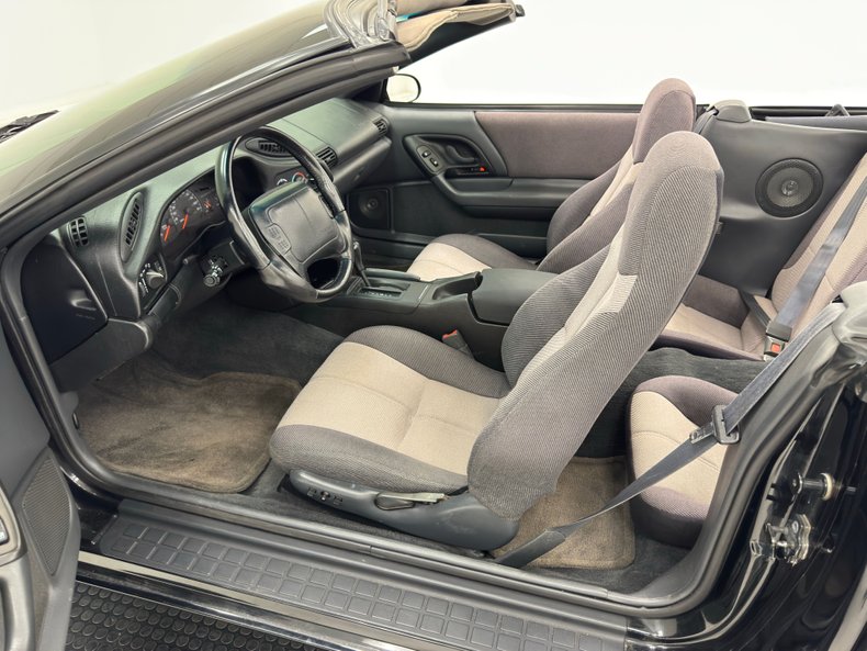 Chevrolet-Camaro-1994-Black-Black-43