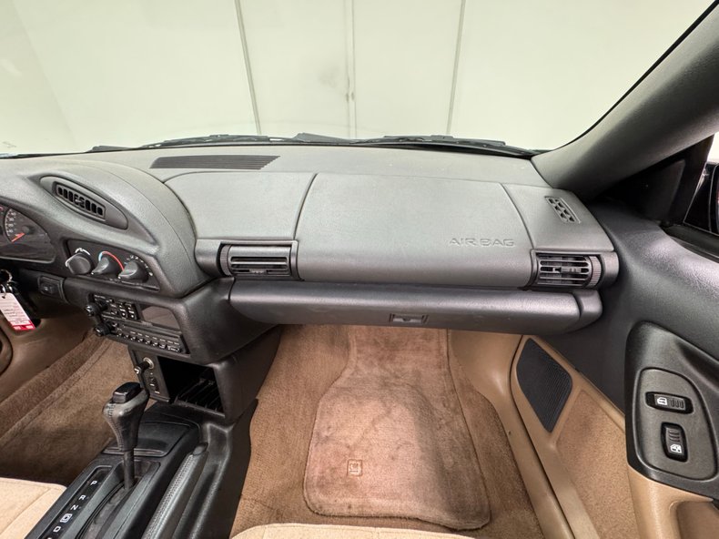 Chevrolet-Camaro-1994-Polo-II-Green-Metall-Tan-15