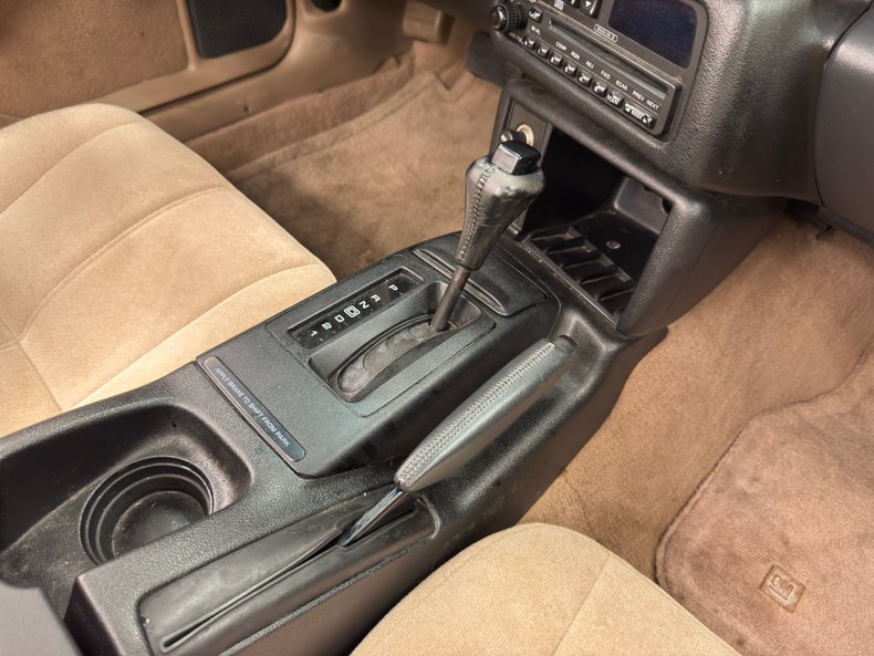 Chevrolet-Camaro-1994-Polo-II-Green-Metall-Tan-16