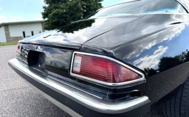 Chevrolet-Camaro-4-Speed-1977-26
