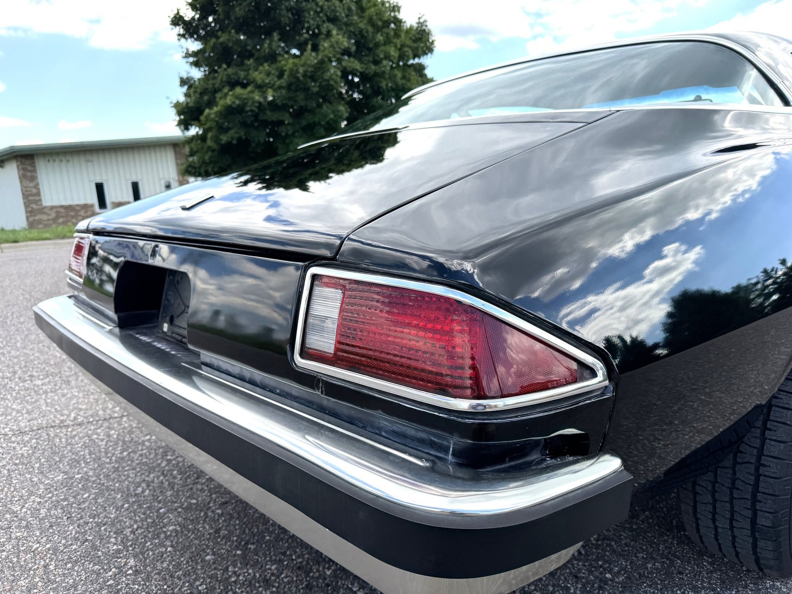 Chevrolet-Camaro-4-Speed-1977-26