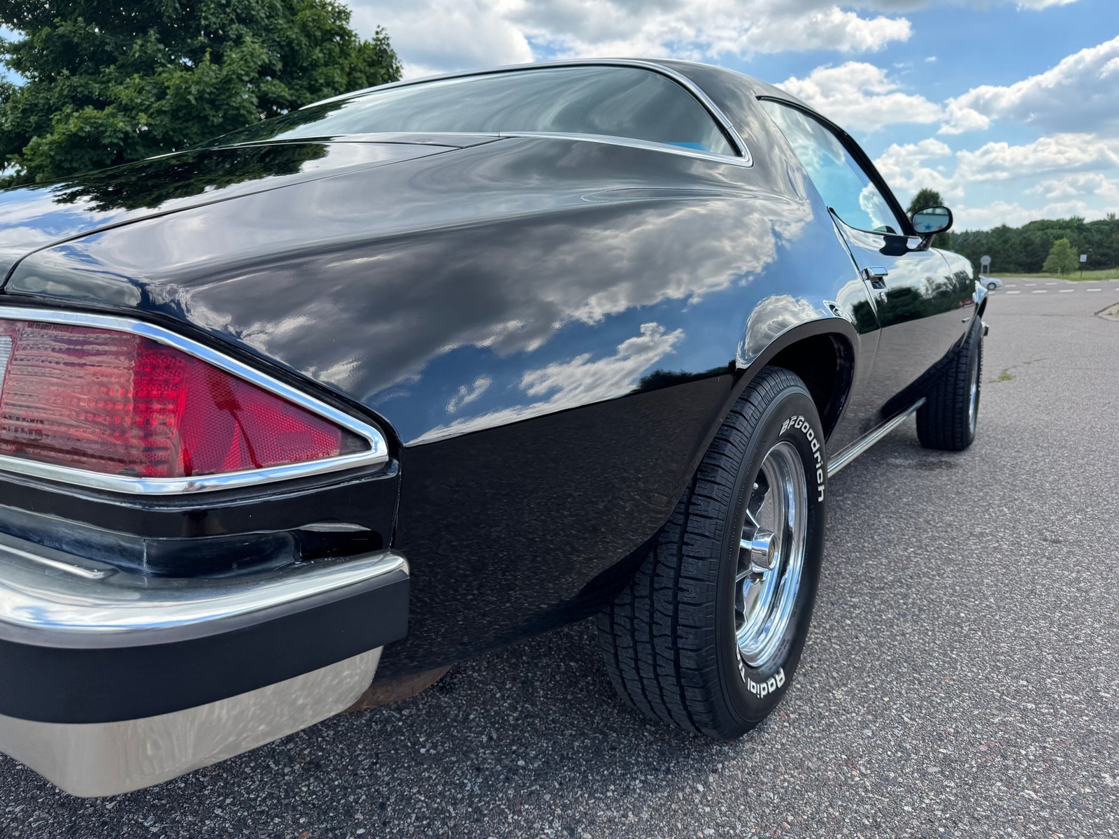 Chevrolet-Camaro-4-Speed-1977-27