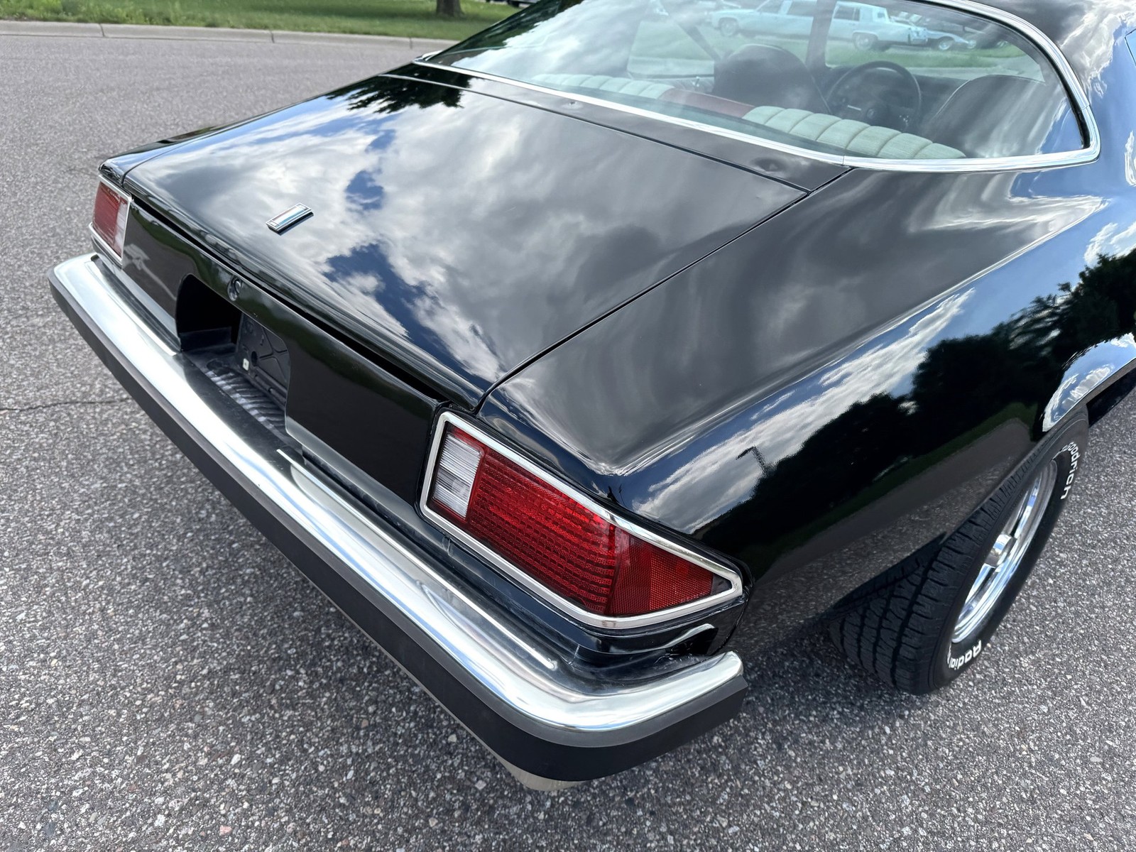 Chevrolet-Camaro-4-Speed-1977-28