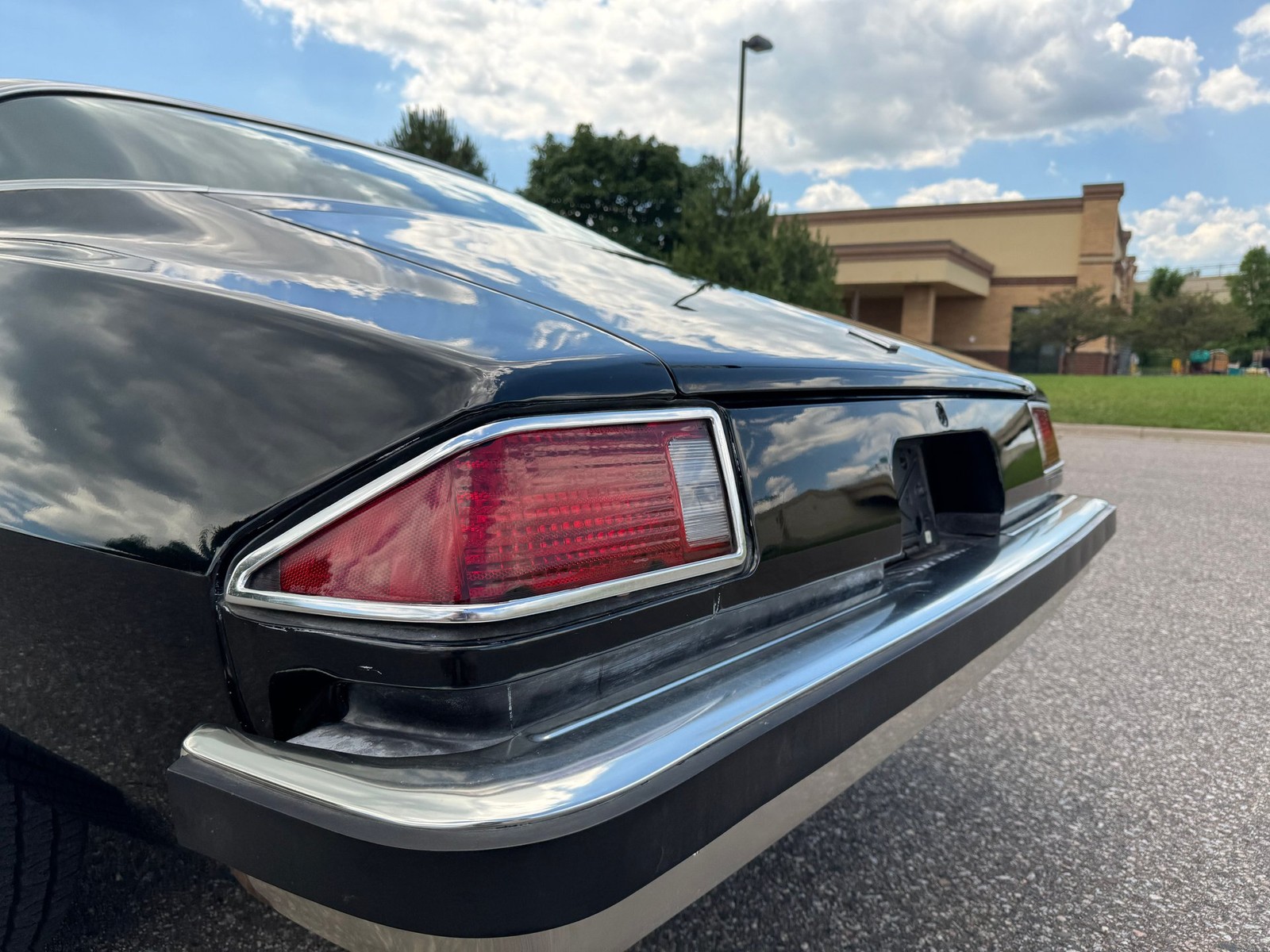 Chevrolet-Camaro-4-Speed-1977-30
