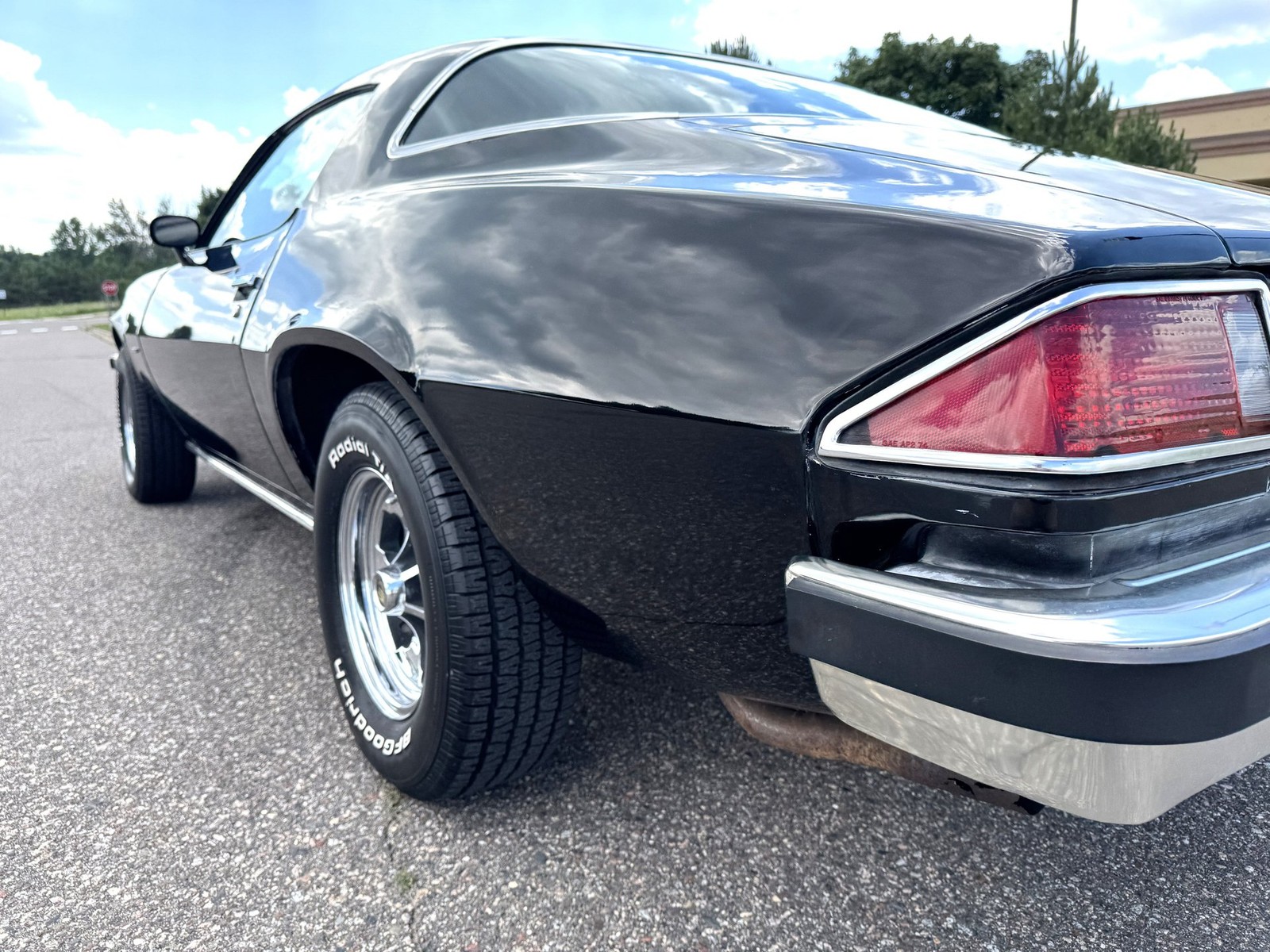Chevrolet-Camaro-4-Speed-1977-31
