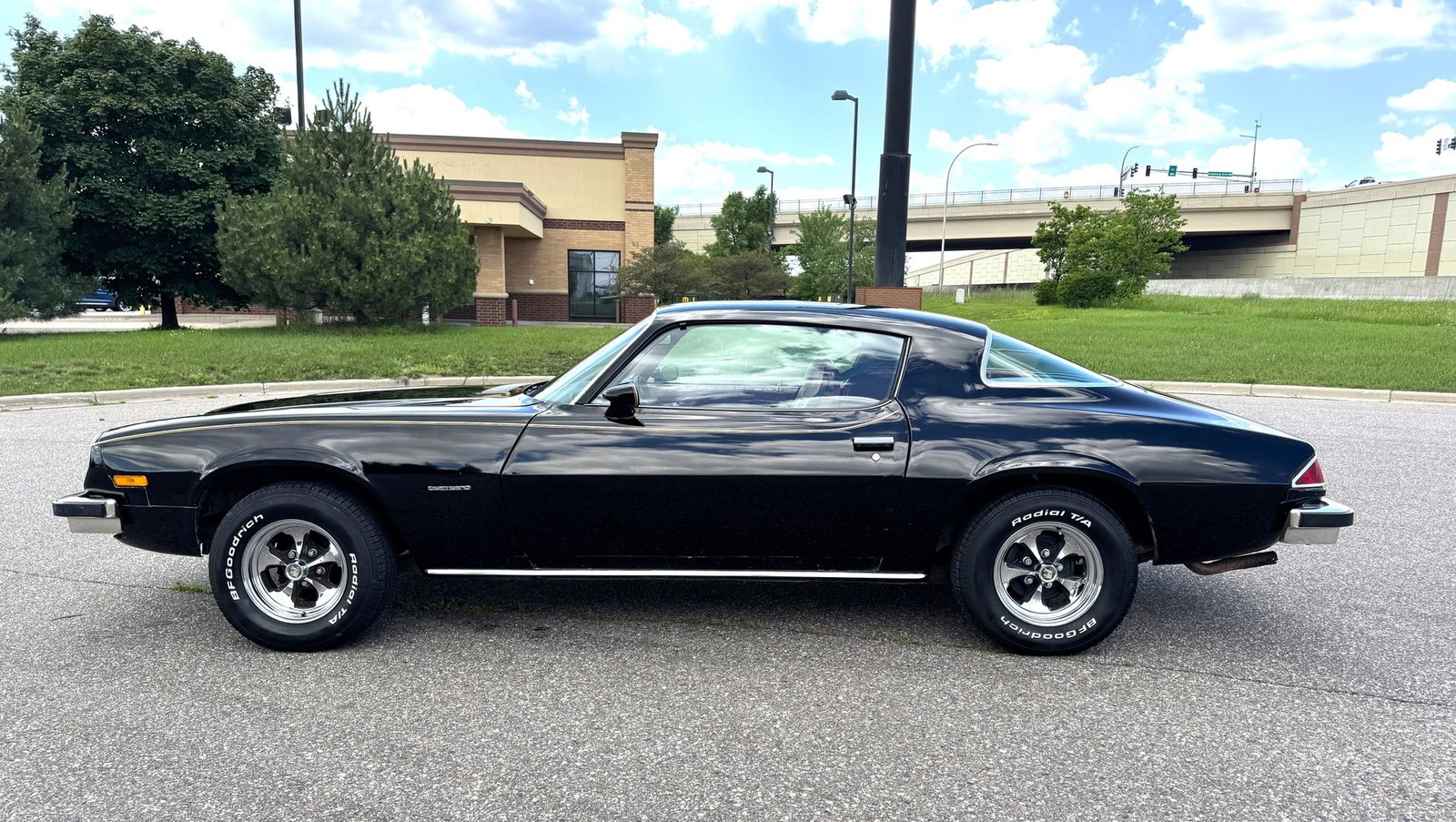 Chevrolet-Camaro-4-Speed-1977-6