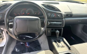 Chevrolet-Camaro-Z28-1994-Hatchback-10