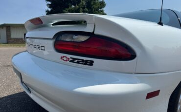 Chevrolet-Camaro-Z28-1994-Hatchback-26