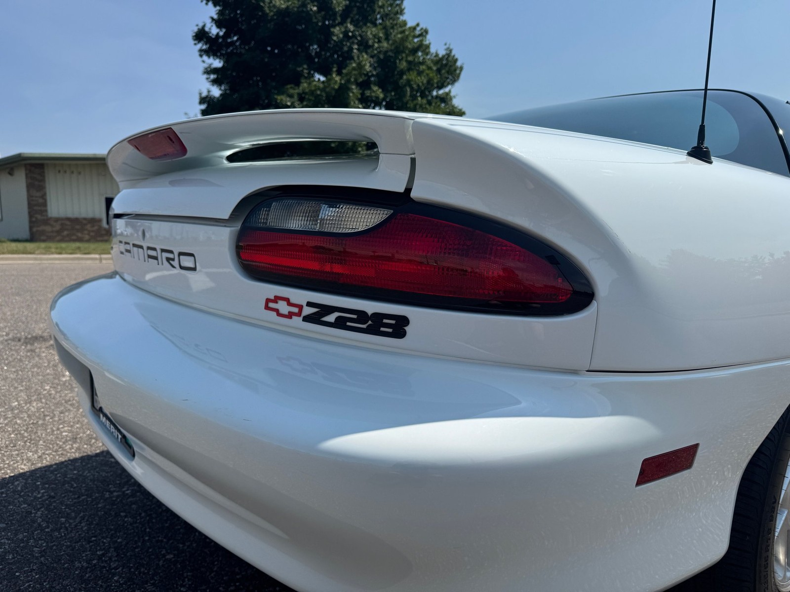 Chevrolet-Camaro-Z28-1994-Hatchback-26