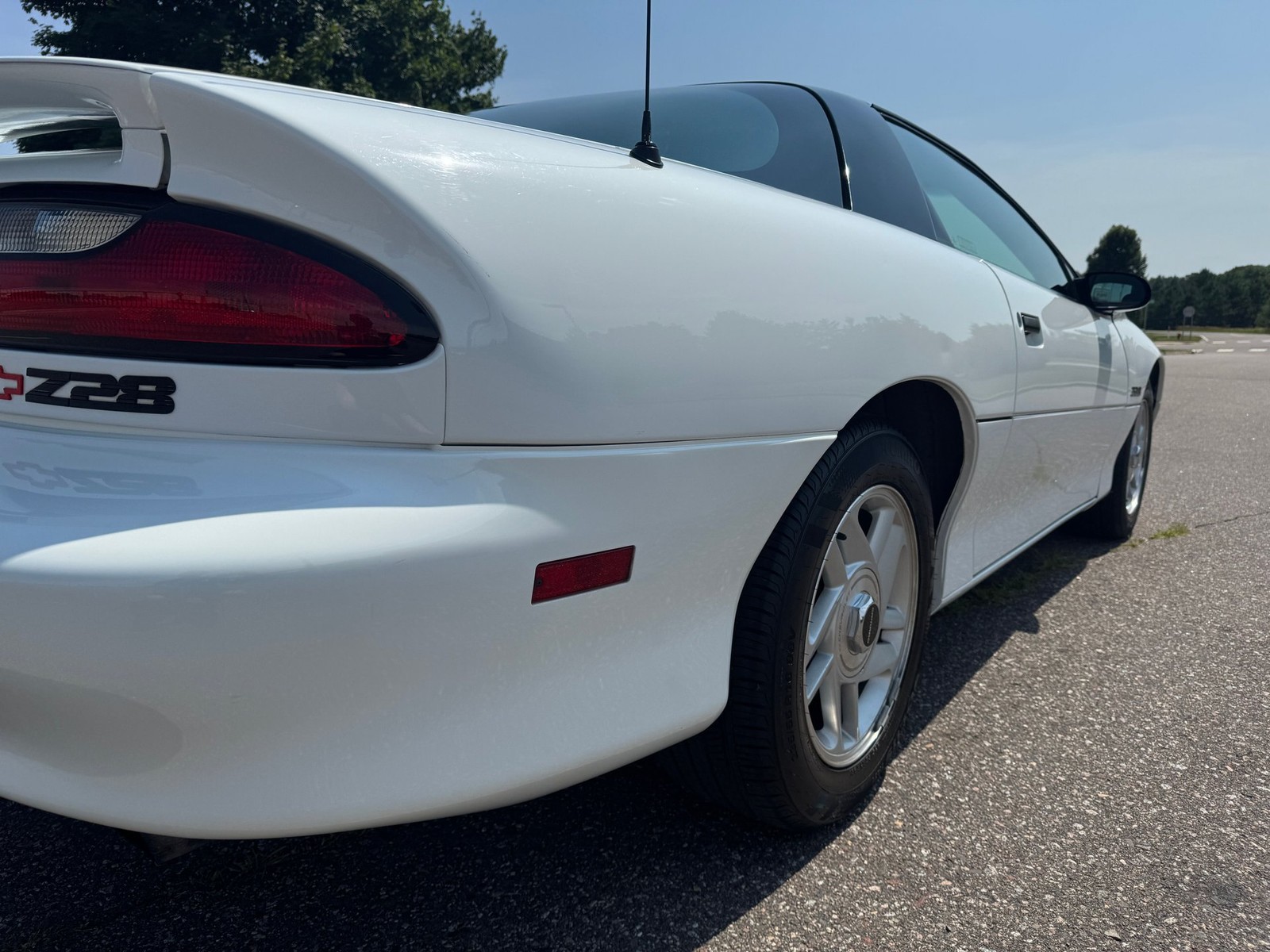 Chevrolet-Camaro-Z28-1994-Hatchback-27