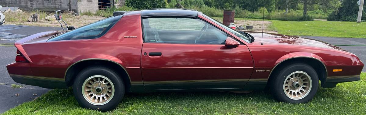 Chevrolet-Camaro-berlinetta-1986-red-1