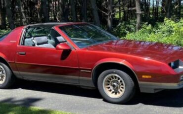 Chevrolet-Camaro-berlinetta-1986-red