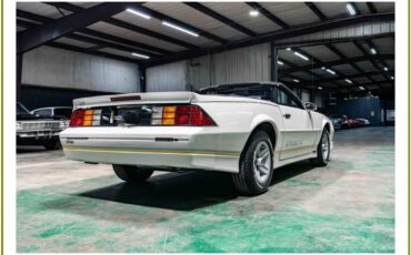 Chevrolet-Camaro-iroc-convertibl-1988-white-1