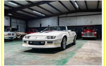 Chevrolet-Camaro-iroc-convertibl-1988-white