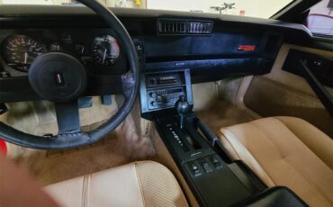 Chevrolet-Camaro-iroc-z-1986-Bright-Red-Saddle-Tan-10