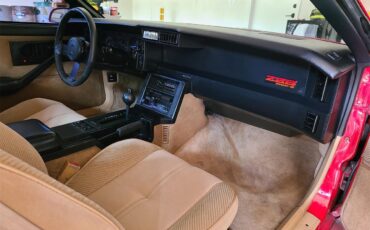 Chevrolet-Camaro-iroc-z-1986-Bright-Red-Saddle-Tan-11