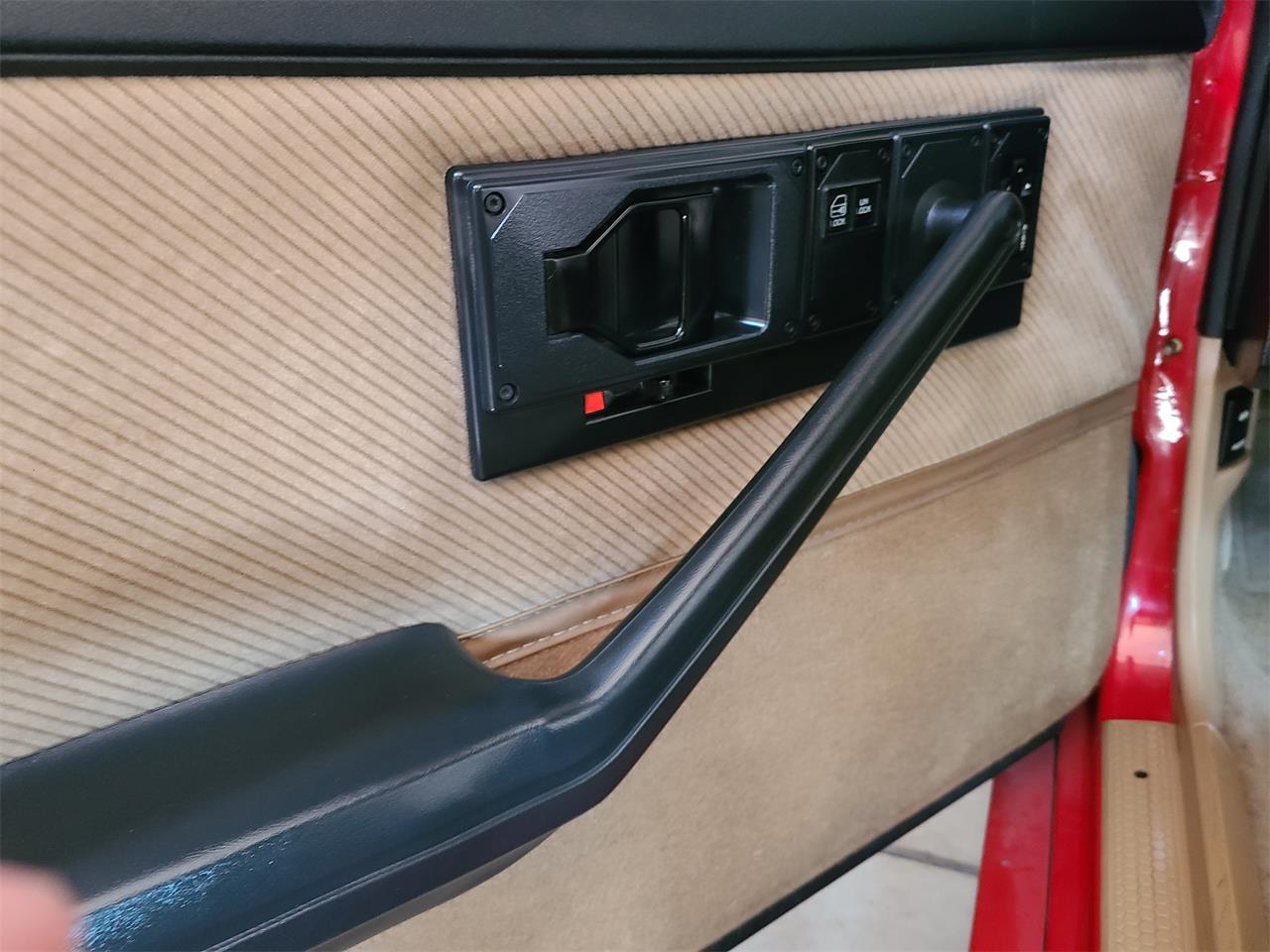 Chevrolet-Camaro-iroc-z-1986-Bright-Red-Saddle-Tan-14