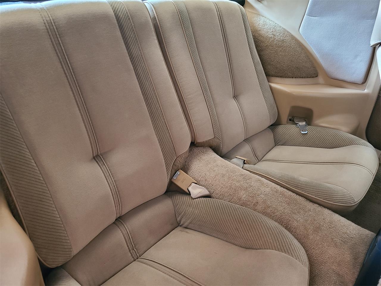 Chevrolet-Camaro-iroc-z-1986-Bright-Red-Saddle-Tan-15