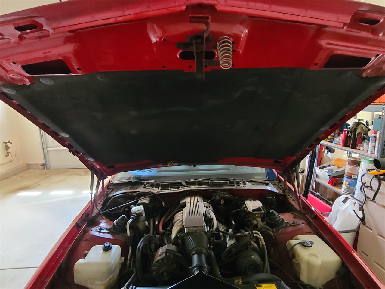 Chevrolet-Camaro-iroc-z-1986-Bright-Red-Saddle-Tan-3