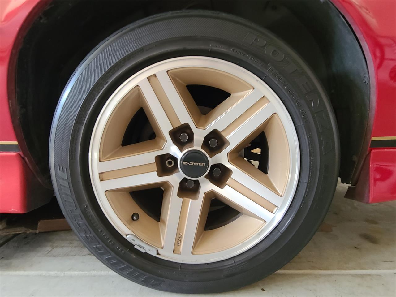 Chevrolet-Camaro-iroc-z-1986-Bright-Red-Saddle-Tan-4