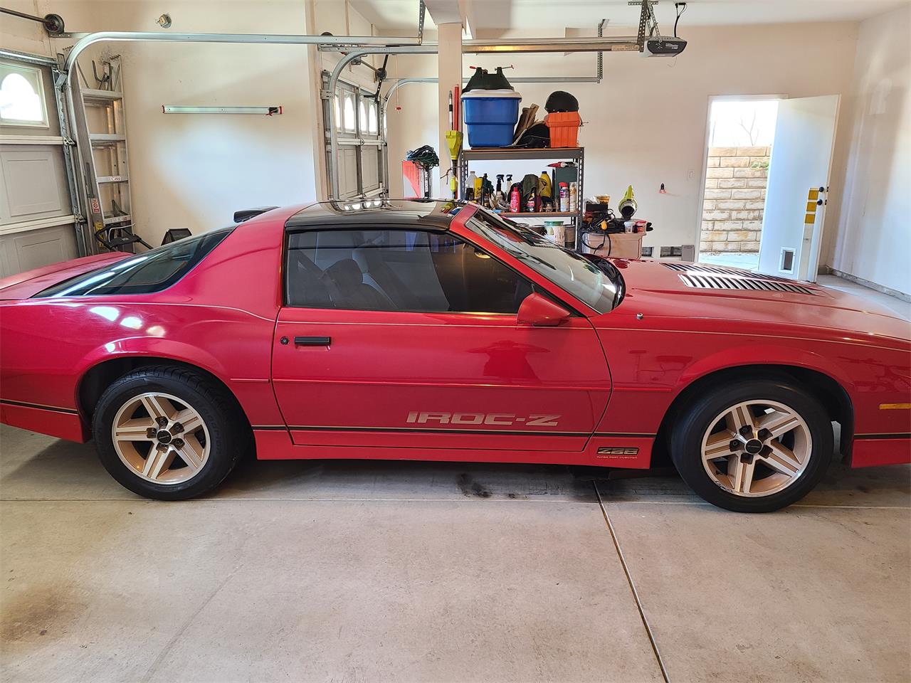 Chevrolet-Camaro-iroc-z-1986-Bright-Red-Saddle-Tan-7