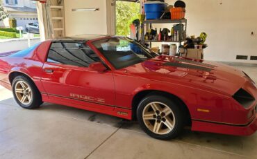 Chevrolet-Camaro-iroc-z-1986-Bright-Red-Saddle-Tan-8