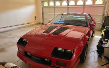 Chevrolet-Camaro-iroc-z-1986-Bright-Red-Saddle-Tan-9