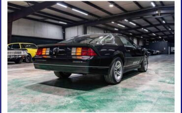 Chevrolet-Camaro-iroc-z-1987-black-1