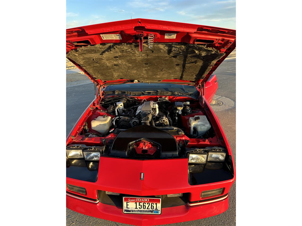 Chevrolet-Camaro-iroc-z-1988-Red-Gray-and-Black-1