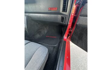 Chevrolet-Camaro-iroc-z-1988-Red-Gray-and-Black-19