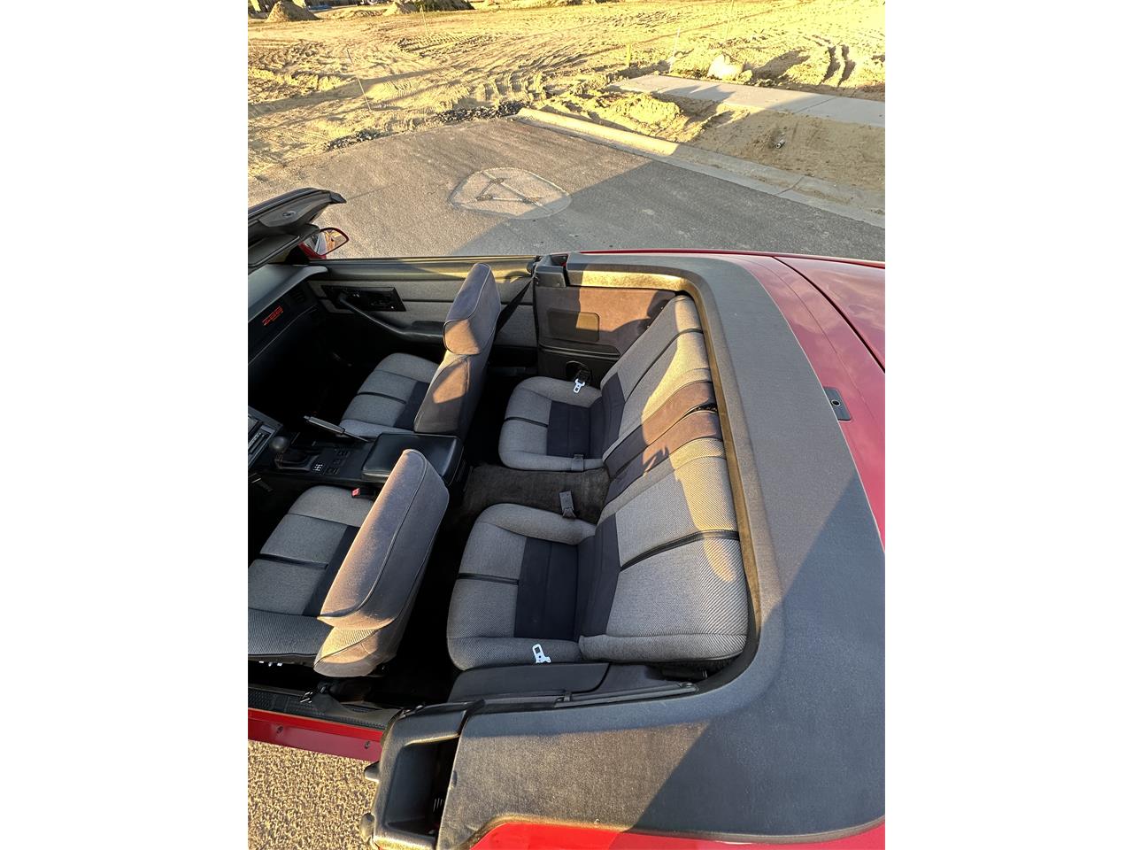 Chevrolet-Camaro-iroc-z-1988-Red-Gray-and-Black-21