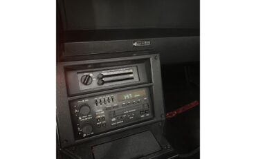 Chevrolet-Camaro-iroc-z-1988-Red-Gray-and-Black-23