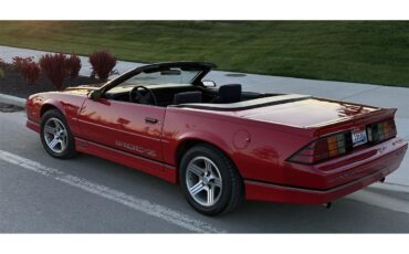 Chevrolet-Camaro-iroc-z-1988-Red-Gray-and-Black-28