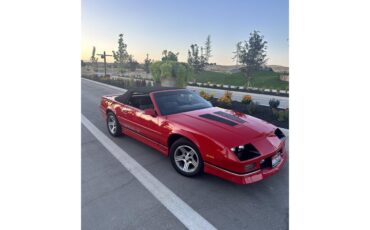Chevrolet-Camaro-iroc-z-1988-Red-Gray-and-Black-3