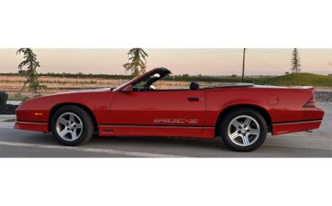 Chevrolet-Camaro-iroc-z-1988-Red-Gray-and-Black-31