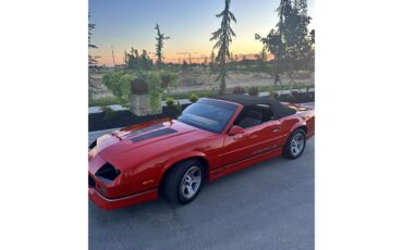 Chevrolet-Camaro-iroc-z-1988-Red-Gray-and-Black-8