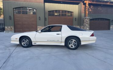 Chevrolet-Camaro-iroc-z-1989-White-Gray-1