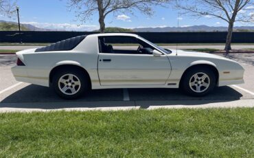 Chevrolet-Camaro-iroc-z-1989-White-Gray-15